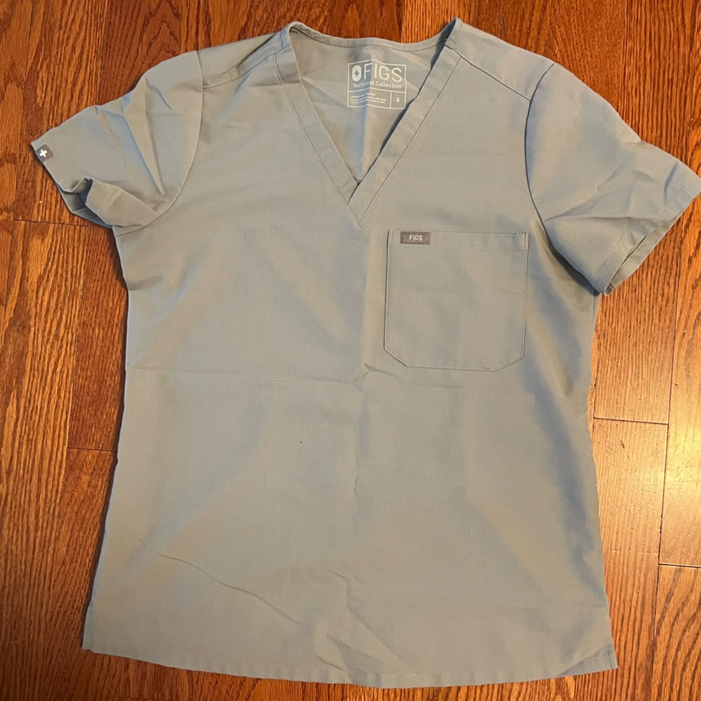Figs Scrub One Pocket Top Light Grey